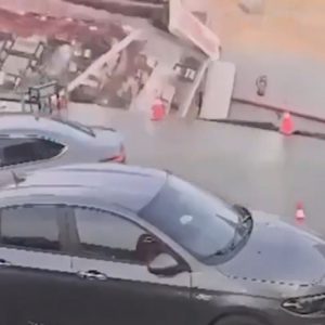 Βενζινάδικο στο Κάιρο εξαφανίστηκε σε τρύπα 15 μέτρων - Δείτε βίντεο