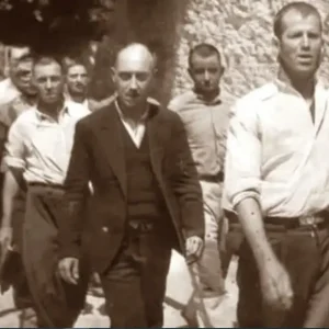 Στην κατοχή του Υπουργείου Πολιτισμού οι φωτογραφίες της εκτέλεσης των 200 στην Καισαριανή και το σύνολο των 262 ντοκουμέντων του Βέλγου συλλέκτη