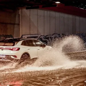 Σφοδρή καταιγίδα στην Αττική: Μπόρα ξέσπασε σε πολλές περιοχές του λεκανοπεδίου