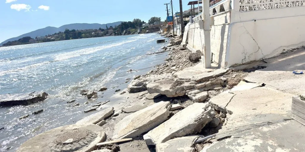 Κακοκαιρία στην Ζάκυνθο: Μεγάλες ζημιές στο παραλιακό μέτωπο στον Λαγανά (ΦΩΤΟ)