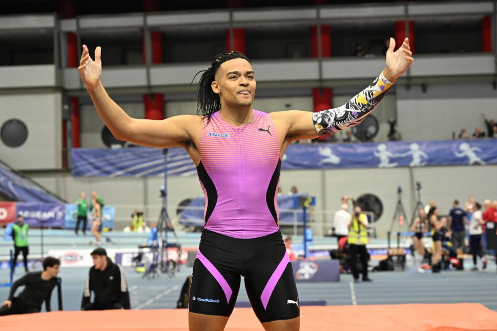 Τρομερός Καραλής στην Παιανία: Πέταξε στα 6.17μ και «διέλυσε» το πανελλήνιο ρεκόρ - ΒΙΝΤΕΟ