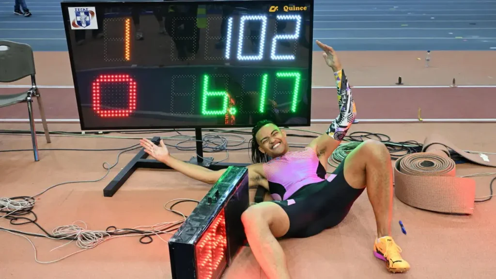 Εμμανουήλ Καραλής: «Μικρό παιδί στον Πύργο Ηλείας δεν φανταζόμουν ότι θα γίνω ο δεύτερος καλύτερος στην ιστορία – Το παγκόσμιο ρεκόρ είναι στο μυαλό μου»