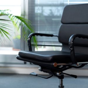 Η «καρέκλα» είναι δανεική...!