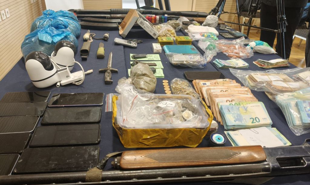 Μαγνησία: Εξαρθρώθηκε πολυμελής εγκληματική οργάνωση που διακινούσε ναρκωτικά (ΦΩΤΟ)