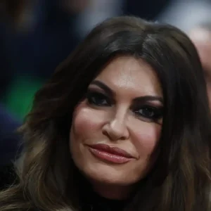 Η Κίμπερλι Γκιλφόιλ στο «Καραϊσκάκης» για το Ολυμπιακός – Παναθηναϊκός