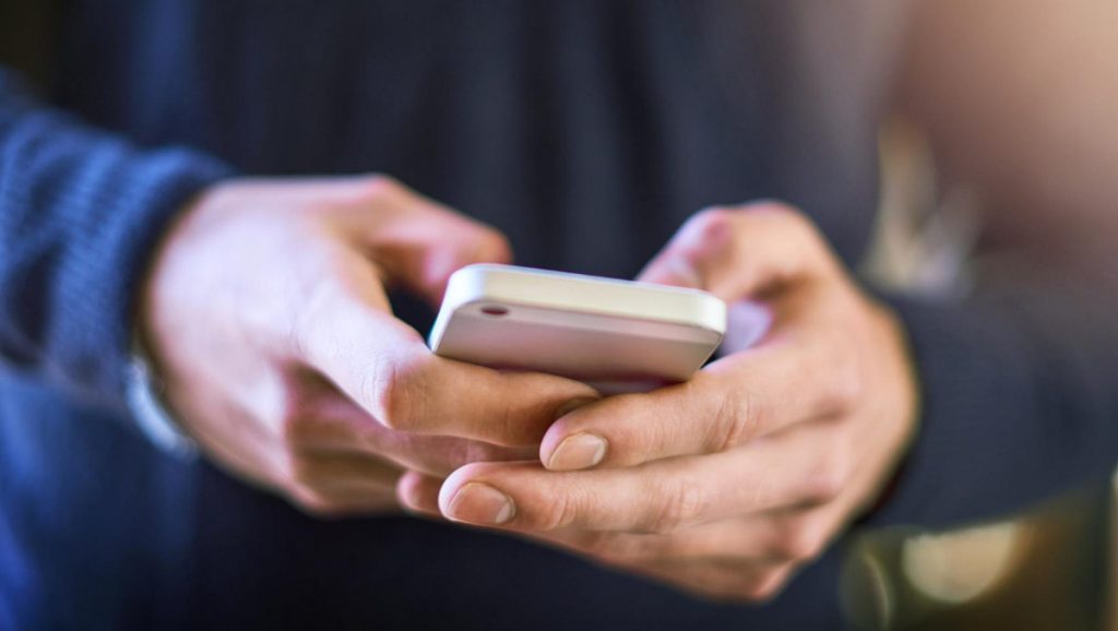 Νέο κύμα απάτης: Προσοχή σε παραπλανητικά SMS που εμφανίζονται ως MYaade ή GOV, εφιστά η ΑΑΔΕ