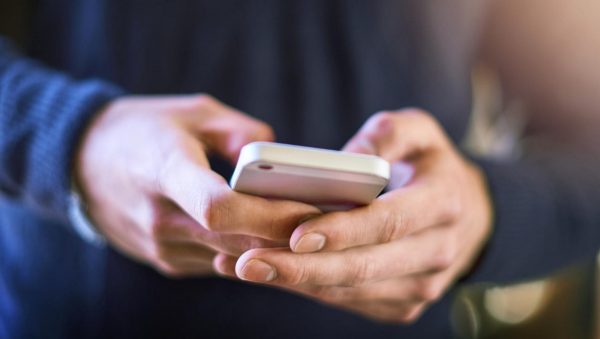 Νέο κύμα απάτης: Προσοχή σε παραπλανητικά SMS που εμφανίζονται ως MYaade ή GOV, εφιστά η ΑΑΔΕ