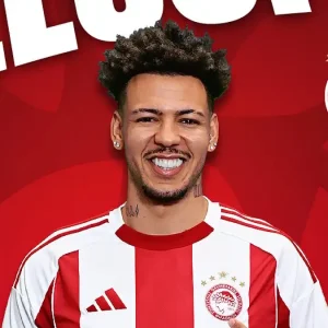 Παίκτης του Ολυμπιακού ο Κλέιτον - Οι πρώτες φωτογραφίες του Βραζιλιάνου επιθετικού με την ερυθρόλευκη φανέλα