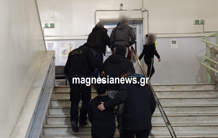 Βόλος: Προφυλακιστέοι 10 από τους 14 συλληφθέντες για την εγκληματική οργάνωση που διακινούσε ναρκωτικά