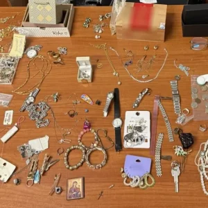 Ξαδέρφια άδειαζαν σπίτια στην Κρήτη: Έλεγαν «κρατάμε όπλα, μην κουνηθείτε» στα θύματά τους, στα €64.000 η λεία τους