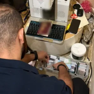 Εξαρθρώθηκε υπερσύγχρονο εργαστήριο πλαστογραφίας στην Αττική, τεράστια κέρδη από το κύκλωμα