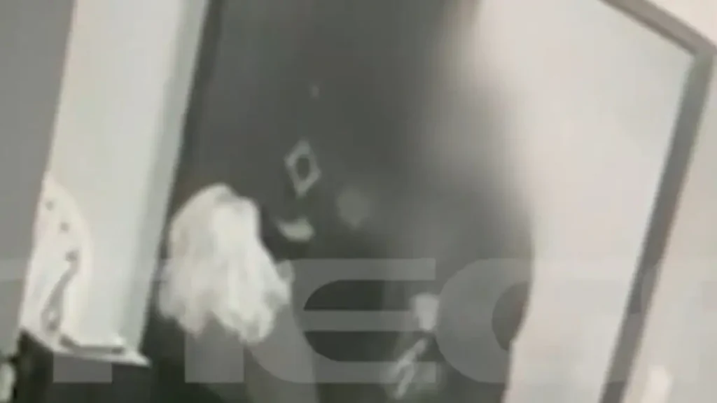 Βίντεο – ντοκουμέντο: Η στιγμή που ο 64χρονος προσπαθεί να κακοποιήσει σεξουαλικά την 25χρονη ΑμεΑ στην Κυψέλη