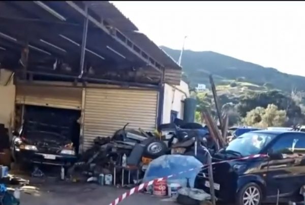 Λέρος: «Το περιμέναμε χρόνια να γίνει, δεν ξέραμε το πότε», λέει συγγενής του 50χρονου πατέρα που σκότωσε ο 18χρονος γιος του