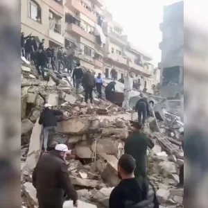 Λίβανος: Αρκετοί εγκλωβισμένοι και τραυματίες μετά από κατάρρευση πολυκατοικίας και εκδήλωση πυρκαγιάς