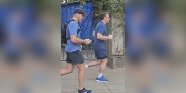 Μακρόν: Με σορτσάκι για πρωινό τζόκινγκ στη Marine Drive στο Μουμπάι -Το βίντεο που έγινε viral