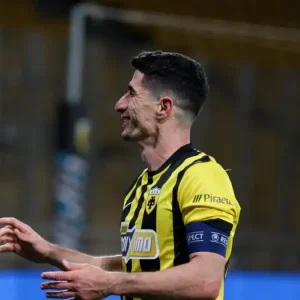 Ο Πέτρος Μάνταλος συνεχίζει να γράφει ιστορία με την ΑΕΚ: Έφτασε Μανωλά και Νικολάου στα γκολ