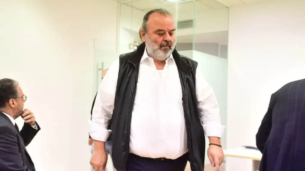 Ηλιόπουλος: «Ξύνονται στην γκλίτσα όσοι θέλουν να με φιμώσουν, αυτή είναι η ντροπή του ποδοσφαίρου»