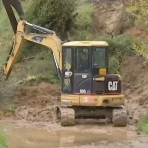 Κακοκαιρία: Αποκλεισμένο το Μαζαράκι Ηλείας λόγω κατολίσθησης – Έχουν κλείσει και οι δύο δρόμοι του χωριού