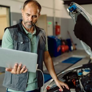 H εταιρεία "Σταμούλης ΑΕ" αναζητά Μηχανικό - Ηλεκτρολόγο αυτοκινήτων