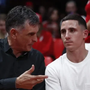 Χοσέ Λουίς Μεντιλίμπαρ: «Δώσαμε 10 ημέρες αποχής στον Ντάνιελ Ποντένσε»