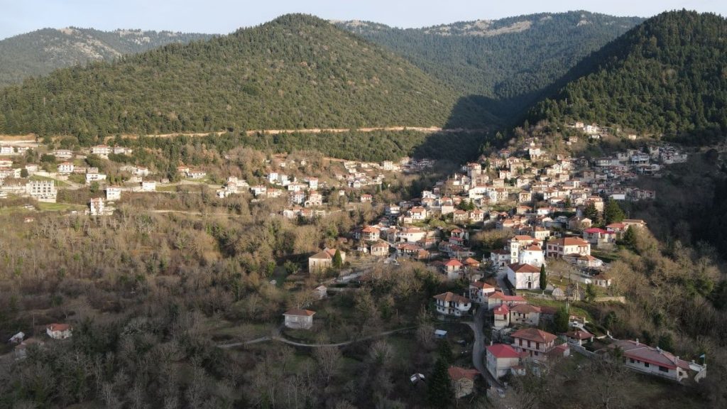 Μεγάλο Χωριό: Το μπαλκόνι της Ευρυτανίας - Εντυπωσιακές εικόνες από ψηλά - ΒΙΝΤΕΟ