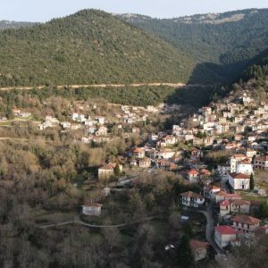 Μεγάλο Χωριό: Το μπαλκόνι της Ευρυτανίας - Εντυπωσιακές εικόνες από ψηλά - ΒΙΝΤΕΟ