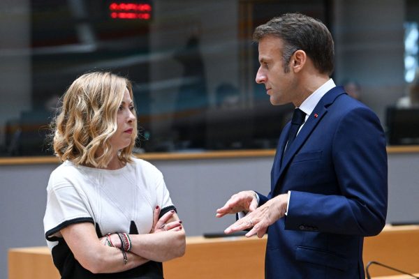 Η Τζόρτζια Μελόνι «αδειάζει» Μερτς και Μακρόν: «Δεν συμμερίζομαι τις κριτικές τους στην κουλτούρα του Maga»