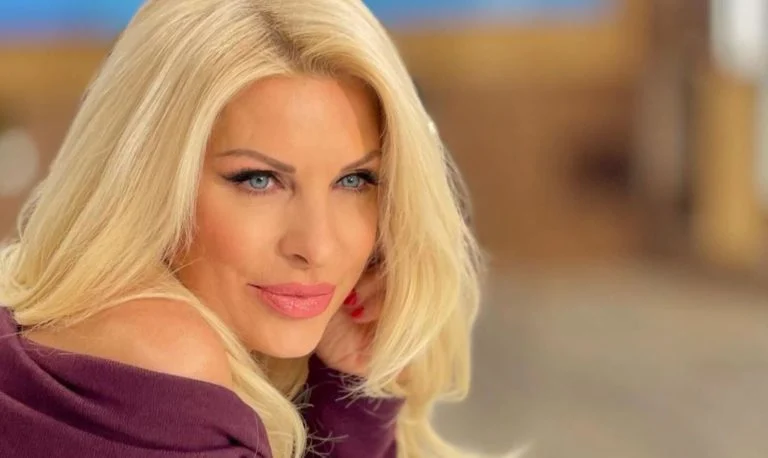 Ο ΑΝΤ1 καλεί την Ελένη Μενεγάκη – Η αρχική κρούση και η αναζήτηση φορμάτ στο Λονδίνο