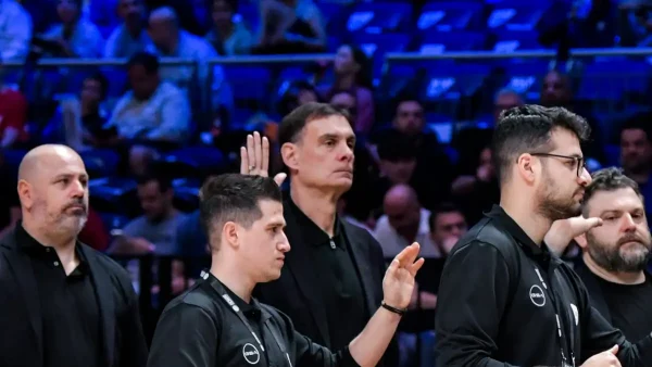 Μπαρτζώκας μετά την ήττα του Ολυμπιακού: «Αισθάνομαι χάλια, έγινε φάουλ στον Γουόκαπ στην κανονική διάρκεια»