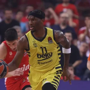 Χέιζ-Ντέιβις: Ο Παναθηναϊκός ψάχνει τη μεγάλη ανατροπή με τον Αμερικανό πάουερ-φόργουορντ