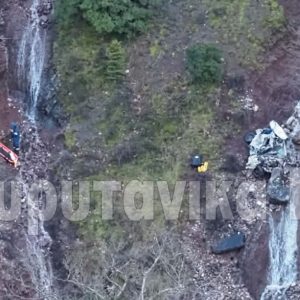 Ευρυτανία: Αυτοκίνητο έφυγε σε γκρεμό 300 μέτρων!