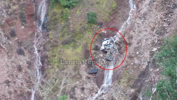 Νεκρός ανασύρθηκε ο οδηγός αυτοκινήτου που έπεσε σε γκρεμό 300 μέτρων στην Ευρυτανία