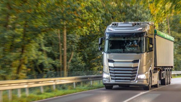 Ζητείται οδηγός με δίπλωμα Ε' κατηγορίας