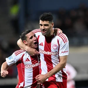 Αστέρας Τρίπολης – Ολυμπιακός 0-3: Πέρασε νικηφόρα από το «Κολοκοτρώνης» και έκανε και πάλι ερυθρόλευκη την κορυφή