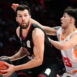 Ολυμπιακός – Προμηθέας 102-87: Νίκη με νέα εκατοστάρα για τους Πειραιώτες στη Basket League