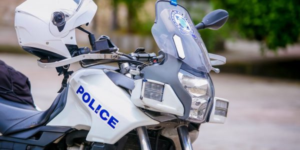 Μοσχάτο: Συνελήφθη 33χρονος με πιστόλι και χειροβομβίδα-ρέπλικα