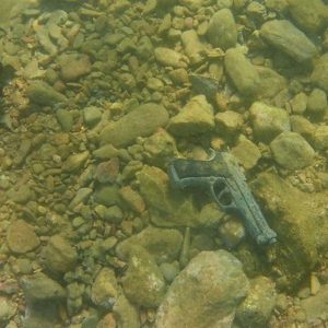 Βρέθηκε πιστόλι σε μικρή απόσταση από ακτή της Αγριάς