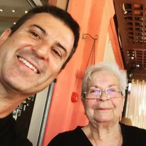 Παναγιώτης Στάθης: «Θα μου λείπεις πάντα» – Το μήνυμα μετά τον θάνατο της μητέρας του