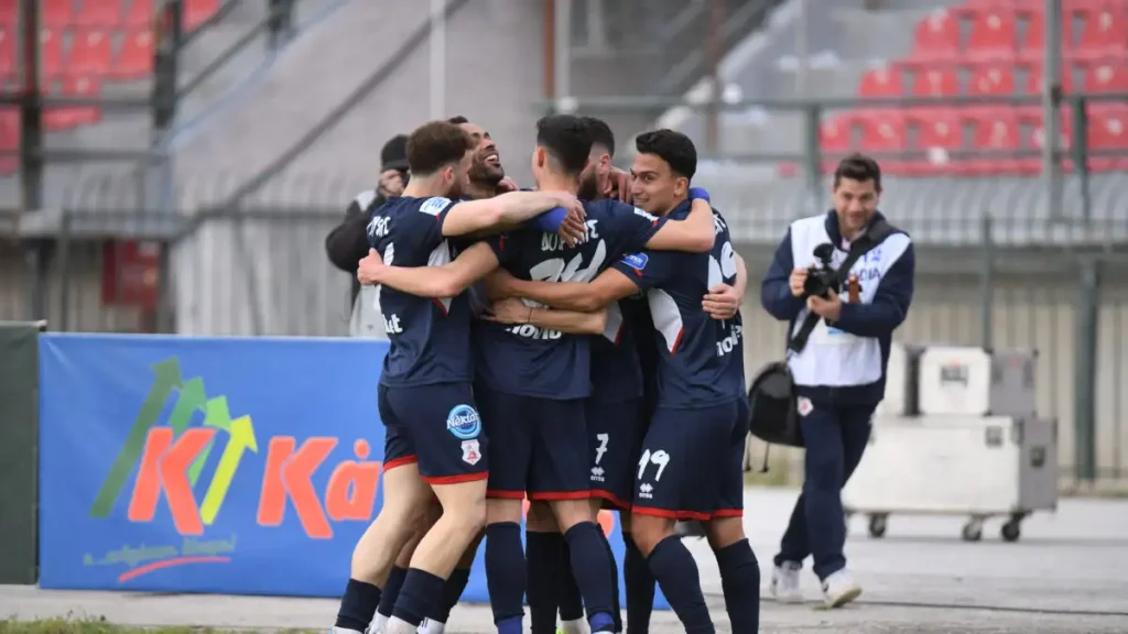 Πανσερραϊκός – Βόλος 2-1: Νίκη «ανάσα» για τους Σερραίους στη Super League