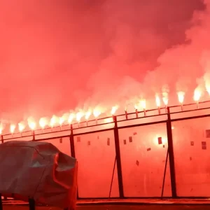 ΠΑΟΚ: Η Τούμπα πήρε «φωτιά» για τους οπαδούς που σκοτώθηκαν, απίθανες εικόνες στο 27ο λεπτό του ματς με τον Πανσερραϊκό