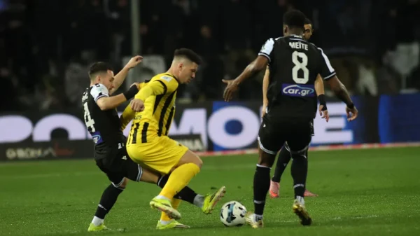 ΠΑΟΚ – ΑΕΚ 0-0: Ο ανίκητος Στρακόσα, τα δοκάρια της Ένωσης και η κιτρινόμαυρη κορυφή της Super League