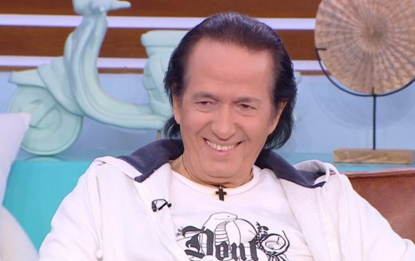 Πασχάλης: «Κι αν βάφω τα μαλλιά μου, θα σας δώσω λογαριασμό;»