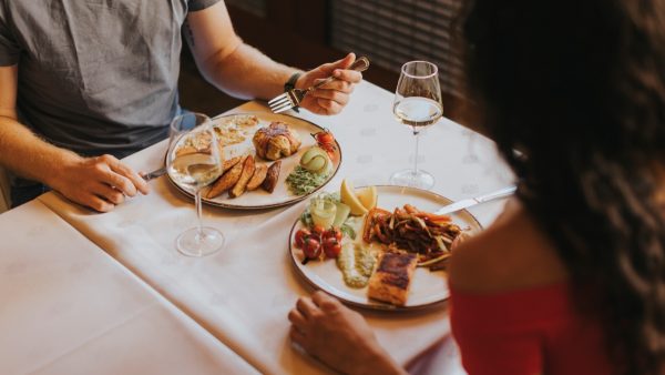 Σταματήστε να τρώτε 3 ώρες πριν τον ύπνο για να βελτιώσετε την υγεία της καρδιάς σας