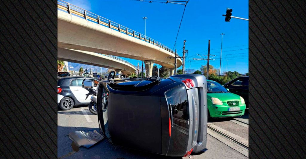 Μια γυναίκα ελαφρά τραυματίας μετά από τροχαίο στο Φάληρο - Δείτε βίντεο