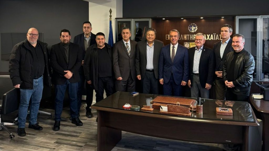 Επίσκεψη Σταϊκούρα στην Πάτρα για το βιβλίο του Αλέξη Πατέλη