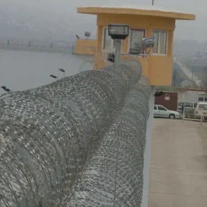 Φυλακές Δομοκού: Το «τυφλό σημείο» της δολοφονίας του ισοβίτη, τα κενά και οι αντιφάσεις πίσω από τις καταθέσεις του ισοβίτη και του αρχιφύλακα