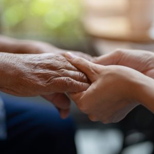 Ζητείται κυρία για 24ωρη ή 12ωρη φύλαξη ηλικιωμένης