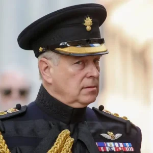 Βρετανία: Το χρονικό της σύλληψης του έκπτωτου πρίγκιπα Άντριου – Οι κατηγορίες, ο Επστάιν, ο βασιλιάς Κάρολος και η οργή των Άγγλων
