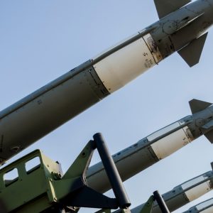 Ώρα μηδέν για τα πυρηνικά όπλα: Τι αλλάζει μετά τη λήξη της New START που κρατούσε τις ισορροπίες - Η στρατηγική των ΗΠΑ και γιατί ανησυχεί η Ρωσία