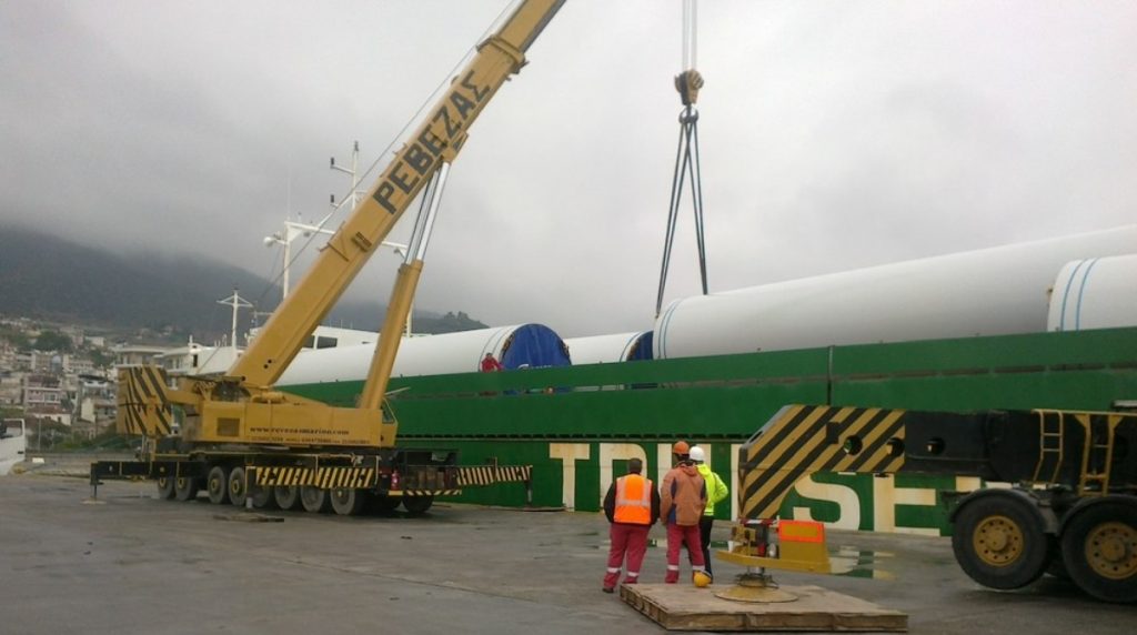 Ζητούνται Χειριστής μηχανημάτων έργου και Οδηγός φορτηγού στη «Ρεβεζάς Γερανοί - Μεταφορές ΕΠΕ»